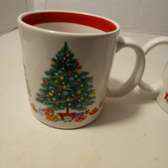 Himark Japan Mug Christmas Tree Gifts Happy Holidays Lot of 2 - Picture 5 of 9